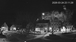 Náměstí, Hrad a Trůba