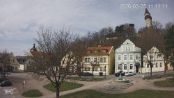 Náměstí, Hrad a Trůba