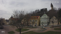 Náměstí, Hrad a Trůba