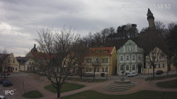 Náměstí, Hrad a Trůba