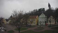 Náměstí, Hrad a Trůba