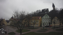 Náměstí, Hrad a Trůba