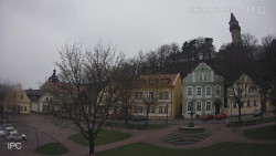 Náměstí, Hrad a Trůba