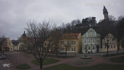 Náměstí, Hrad a Trůba