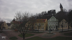 Náměstí, Hrad a Trůba