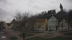 Náměstí, Hrad a Trůba