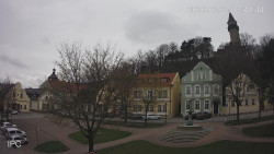 Náměstí, Hrad a Trůba