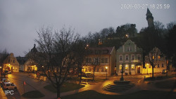 Náměstí, Hrad a Trůba