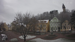 Náměstí, Hrad a Trůba