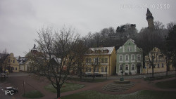 Náměstí, Hrad a Trůba