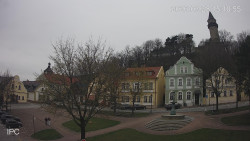 Náměstí, Hrad a Trůba