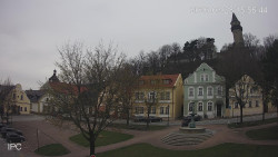 Náměstí, Hrad a Trůba