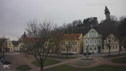 Náměstí, Hrad a Trůba