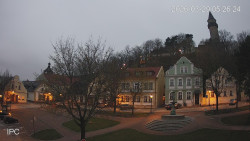 Náměstí, Hrad a Trůba