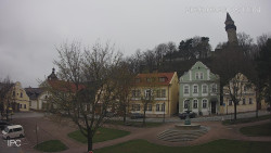 Náměstí, Hrad a Trůba