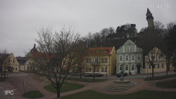 Náměstí, Hrad a Trůba