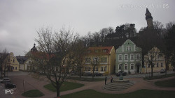 Náměstí, Hrad a Trůba