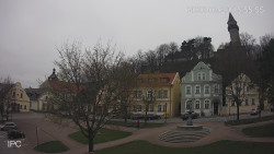 Náměstí, Hrad a Trůba