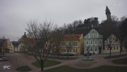 Náměstí, Hrad a Trůba