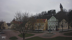 Náměstí, Hrad a Trůba