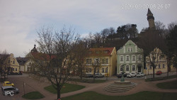 Náměstí, Hrad a Trůba