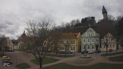 Náměstí, Hrad a Trůba