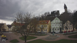 Náměstí, Hrad a Trůba