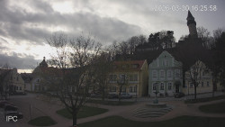 Náměstí, Hrad a Trůba