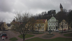 Náměstí, Hrad a Trůba