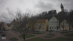 Náměstí, Hrad a Trůba