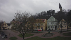 Náměstí, Hrad a Trůba