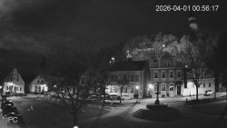 Náměstí, Hrad a Trůba