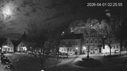 Náměstí, Hrad a Trůba