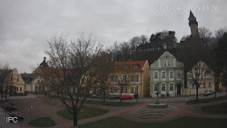 Náměstí, Hrad a Trůba