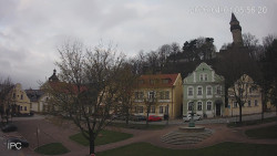 Náměstí, Hrad a Trůba