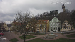 Náměstí, Hrad a Trůba