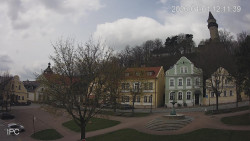 Náměstí, Hrad a Trůba