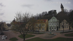 Náměstí, Hrad a Trůba