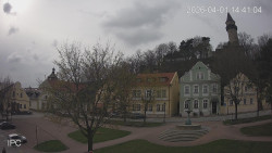 Náměstí, Hrad a Trůba