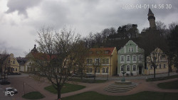 Náměstí, Hrad a Trůba