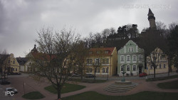 Náměstí, Hrad a Trůba