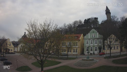 Náměstí, Hrad a Trůba