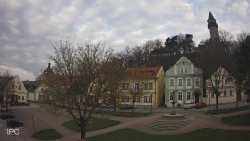 Náměstí, Hrad a Trůba