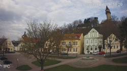 Náměstí, Hrad a Trůba