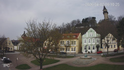 Náměstí, Hrad a Trůba