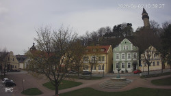 Náměstí, Hrad a Trůba