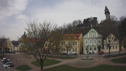 Náměstí, Hrad a Trůba