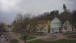 Náměstí, Hrad a Trůba