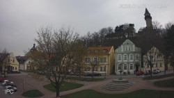 Náměstí, Hrad a Trůba