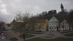 Náměstí, Hrad a Trůba